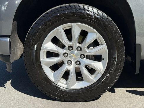 Used 2020 Chevrolet Silverado 1500 Custom w/ Custom Value Package RWD image 17