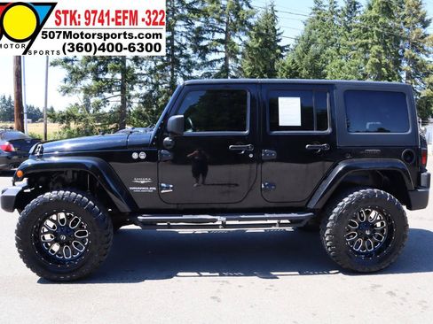 Used 2012 Jeep Wrangler Unlimited Sahara w/ Connectivity Group AWD/4WD image 5