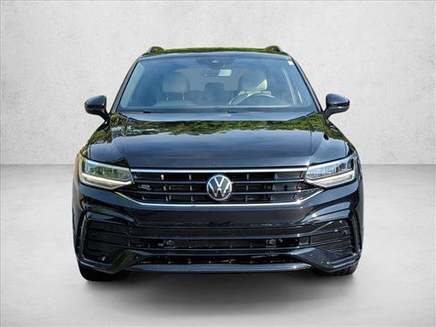 Used 2024 Volkswagen Tiguan SE R-Line FWD image 2