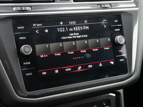 Certified 2023 Volkswagen Tiguan SE R-Line image 22