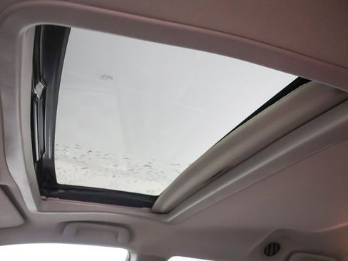 Used 2017 Toyota Sienna XLE w/ XLE Navigation Package image 16