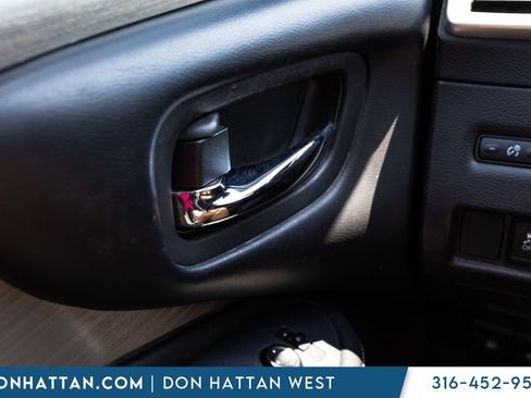 Used 2018 Nissan Murano SV FWD image 13