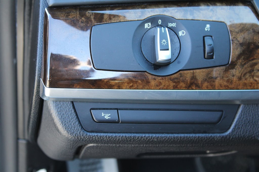 Used 2013 BMW 740Li RWD image 26