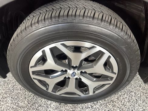 Used 2024 Subaru Forester Premium AWD/4WD image 5