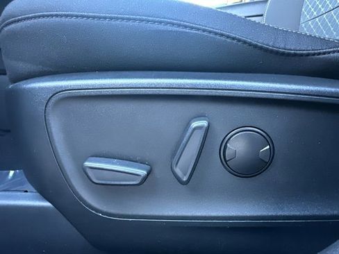 Used 2023 Ford Escape Active image 23