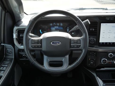 Used 2023 Ford F250 Lariat w/ Lariat Ultimate Package AWD/4WD image 39