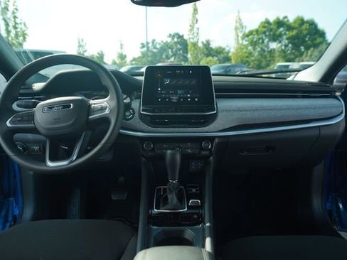 New 2025 Jeep Compass Sport image 24