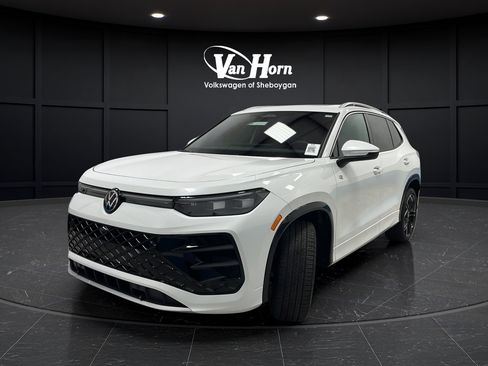 Used 2026 Volkswagen Tiguan SEL R-Line AWD/4WD image 4