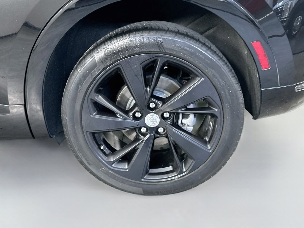 Used 2021 Buick Envision Essence w/ Sport Touring Package FWD image 33
