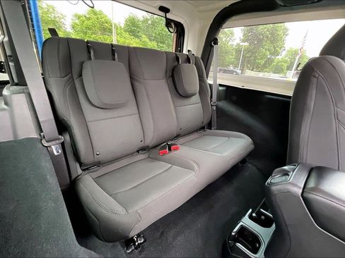 Used 2022 Jeep Wrangler Sport AWD/4WD image 26