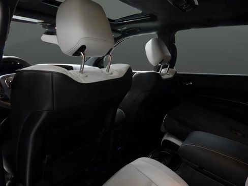 Used 2025 Dodge Durango SRT Hellcat image 24