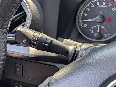 Used 2021 Toyota Tacoma TRD Off-Road w/ Technology Package RWD image 15
