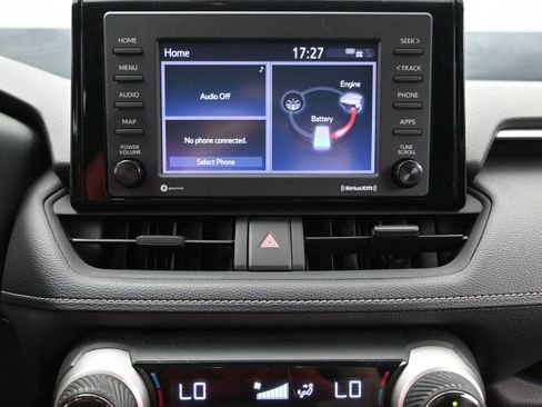 Used 2020 Toyota RAV4 LE w/ All Weather Liner Package AWD/4WD image 16