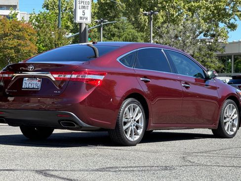 Used 2014 Toyota Avalon XLE Touring FWD image 4