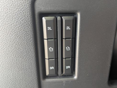 Used 2023 Ford Expedition Platinum image 15