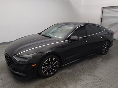 Used 2021 Hyundai Sonata Limited w/ Preferred Accessory Package FWD image 2