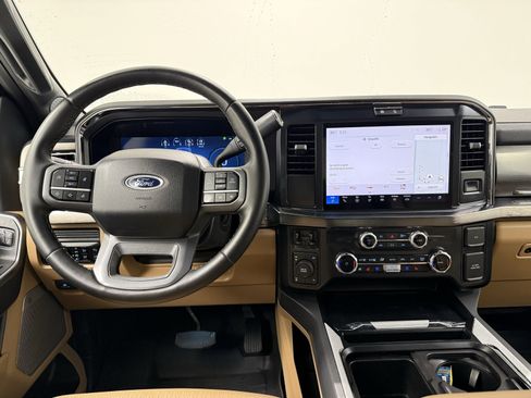 Used 2025 Ford F350 Lariat w/ Chrome Package image 30