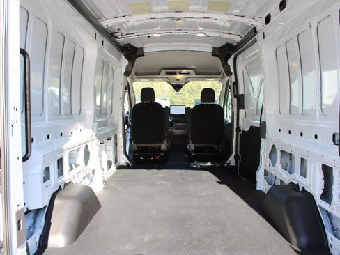 New 2026 Ford Transit 250 148 Medium Roof image 14