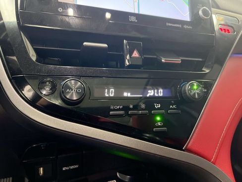 Used 2022 Toyota Camry XSE w/ Navigation Package FWD image 17