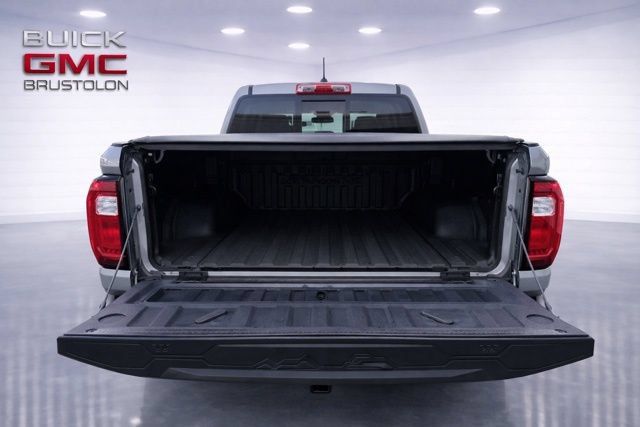 Used 2023 GMC Canyon AT4X AWD/4WD image 8