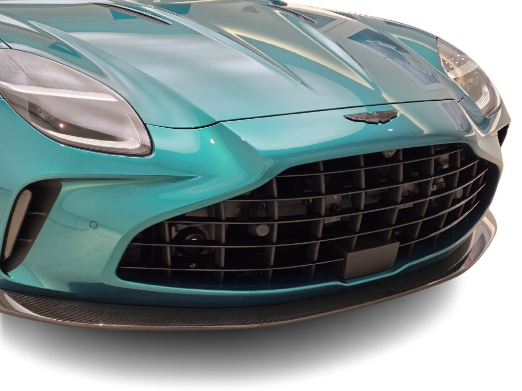 Used 2025 Aston Martin V8 Vantage Coupe RWD image 3