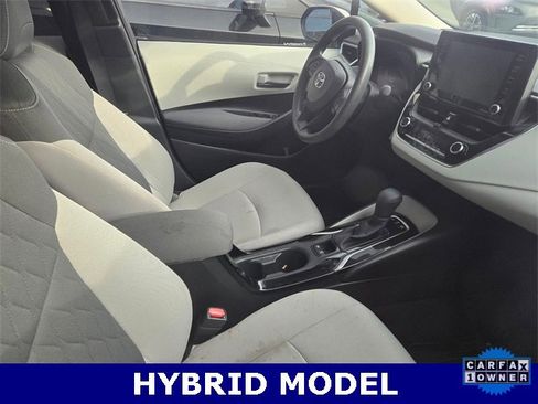 Used 2022 Toyota Corolla LE image 11
