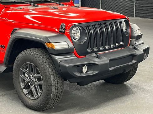 Used 2021 Jeep Wrangler Unlimited Sport image 32