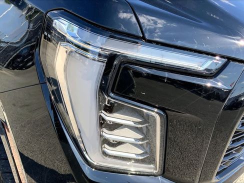 Used 2025 GMC Yukon Denali w/ LPO, Floor Liner Package image 24