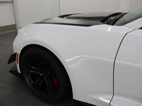 Used 2019 Chevrolet Camaro ZL1 RWD image 31