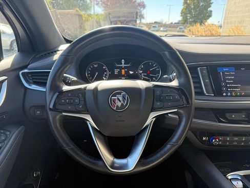 Used 2024 Buick Enclave Premium image 8