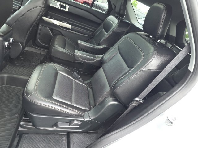 Used 2021 Ford Explorer Limited w/ Equipment Group 301A AWD/4WD image 30