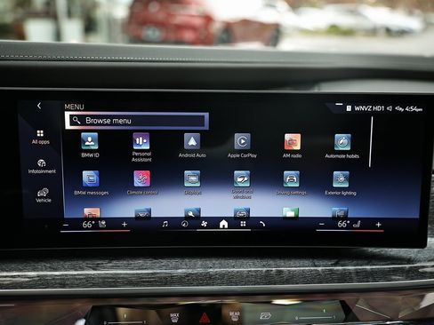 Used 2025 BMW 740i w/ Premium Package image 36