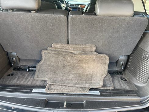 Used 2010 GMC Yukon Denali image 39