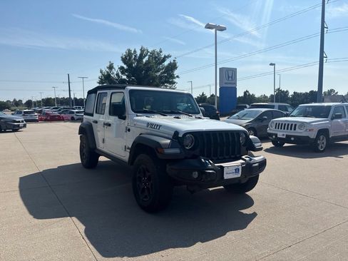 Used 2023 Jeep Wrangler Unlimited w/ Cold Weather Group AWD/4WD image 3