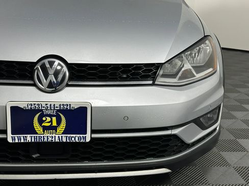 Used 2017 Volkswagen Golf Alltrack SE image 6