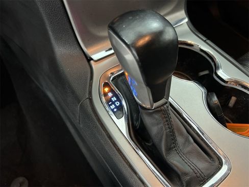 Used 2020 Jeep Grand Cherokee Limited w/ Luxury Group II image 16