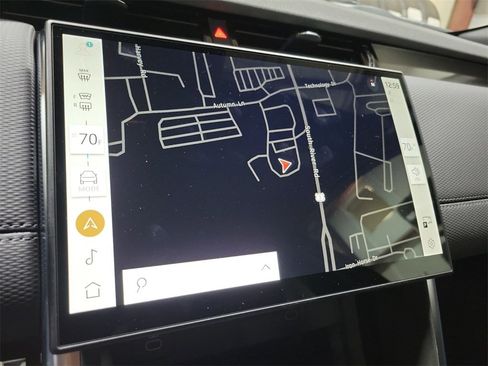New 2025 Land Rover Discovery Sport Dynamic SE image 32