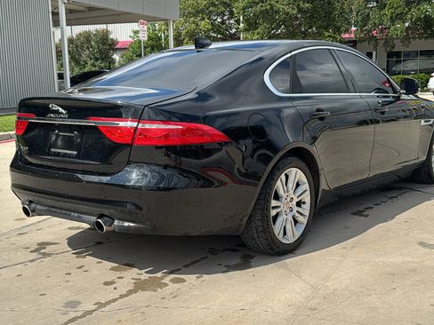Used 2016 Jaguar XF Premium RWD image 7