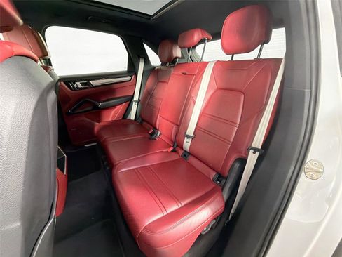 Certified 2023 Porsche Cayenne Platinum Edition AWD/4WD image 26