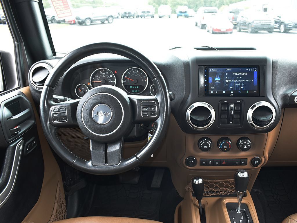 Used 2016 Jeep Wrangler Unlimited Sahara w/ Connectivity Group AWD/4WD image 16