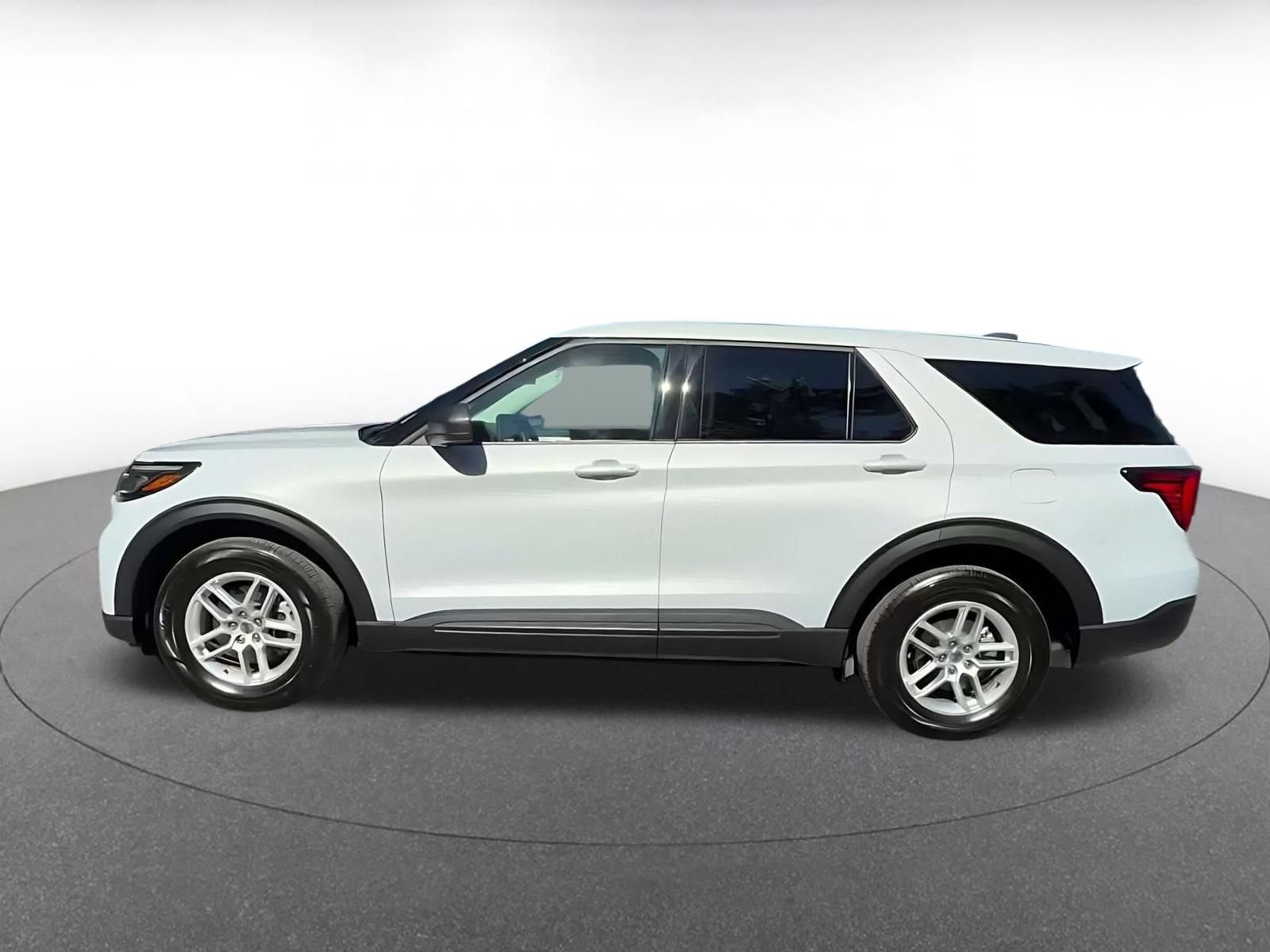 Used 2026 Ford Explorer Active AWD/4WD image 8
