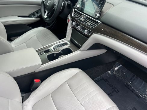 Used 2019 Honda Accord Touring image 33