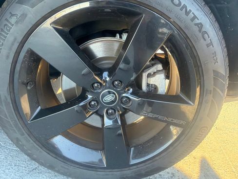 Used 2023 Land Rover Defender 130 X-Dynamic SE AWD/4WD image 6