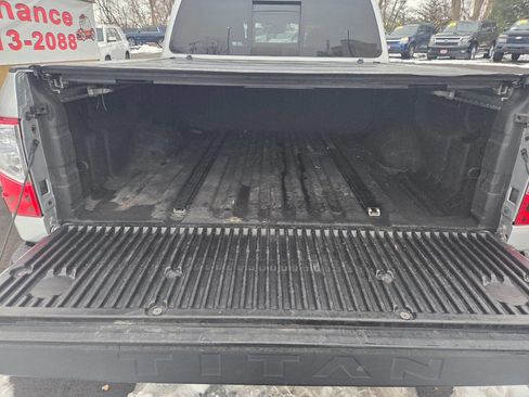 Used 2017 Nissan Titan SL w/ Off-Road Package image 8