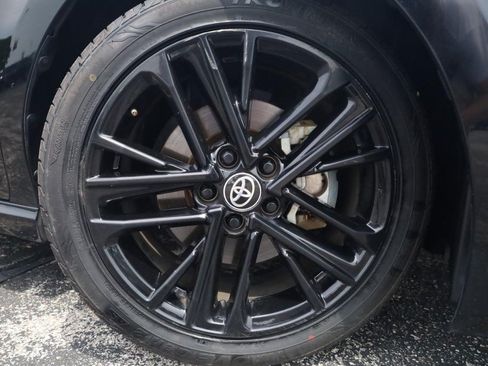 Used 2025 Toyota Camry SE FWD image 2