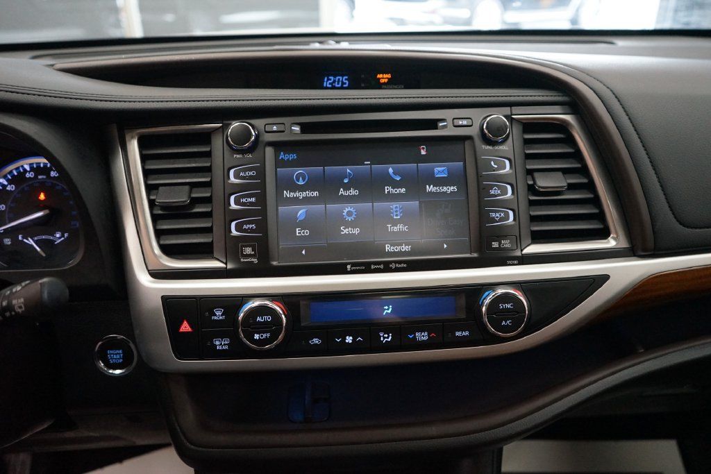 Used 2018 Toyota Highlander Limited Platinum AWD/4WD image 7
