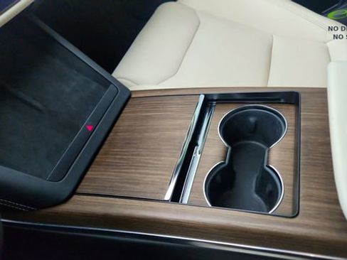 Used 2022 Tesla Model S AWD/4WD image 48