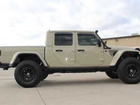 Used 2020 Jeep Gladiator Rubicon image 18