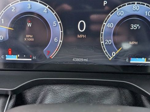 Used 2023 Jeep Grand Cherokee L Altitude image 15