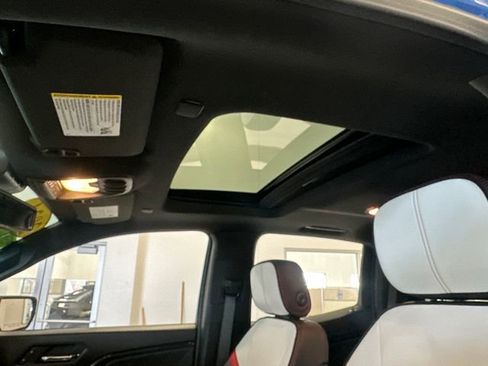 Used 2024 GMC Canyon AT4X image 31